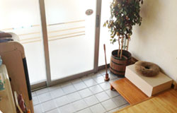 まるやま歯科医院　入口