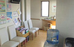 まるやま歯科医院　待合室